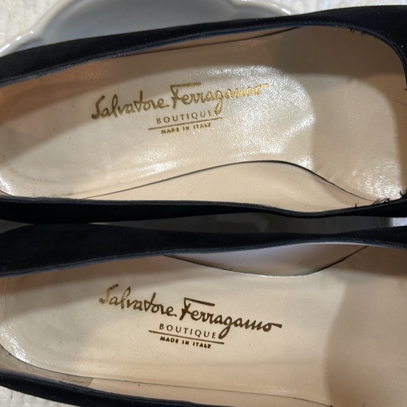 SALVATORE FERRAGAMO black suede heels - Picture 8 of 14